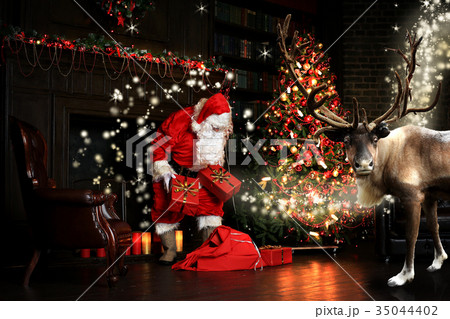 Christmas night, Santa Claus  35044402