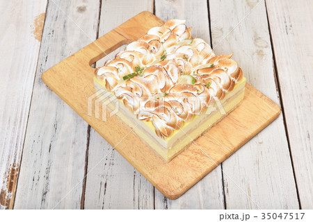 Lemon mousse cake 35047517