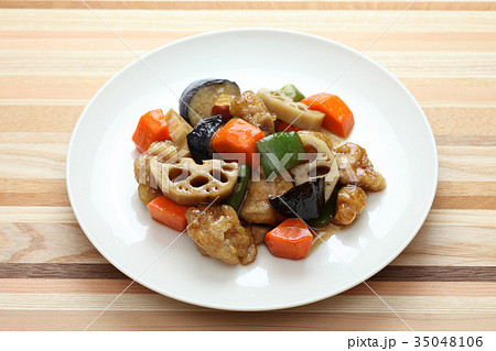 鶏肉と野菜の甘酢炒め 35048106