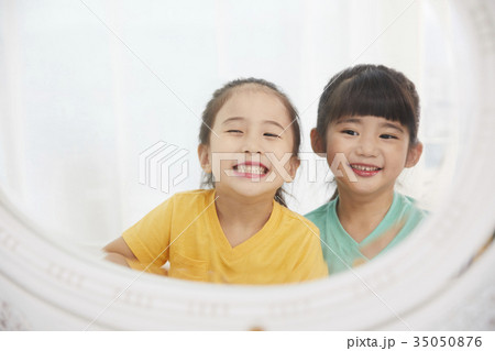 少女 子供 兄弟姉妹 35050876