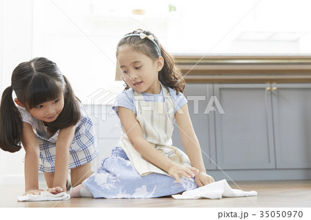 少女 子供 清掃 35050970