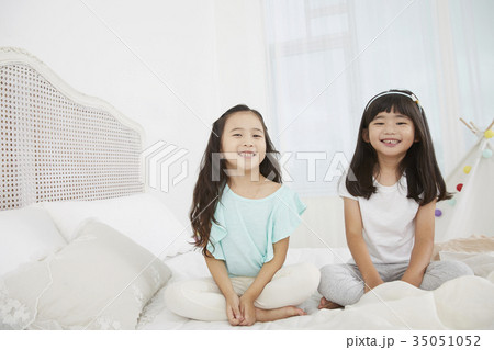 少女 子供 笑い 35051052