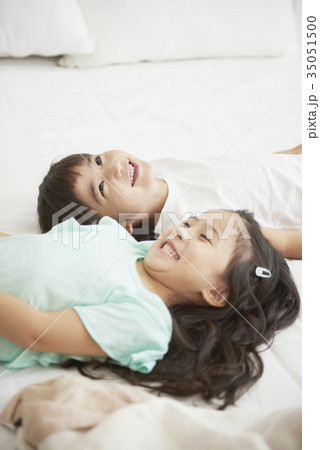 遊び 少女 子供 35051500