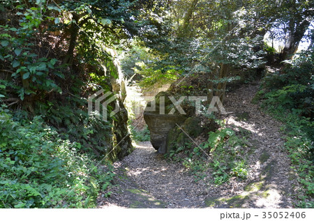 名越の切り通し 35052406