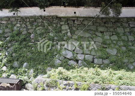 中津城　細川氏時代の石垣と黒田氏時代の石垣 35054640