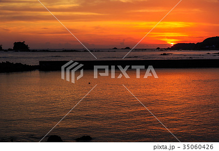 串本町田並からの眺め　江田海岸の夕陽　和歌山県 35060426