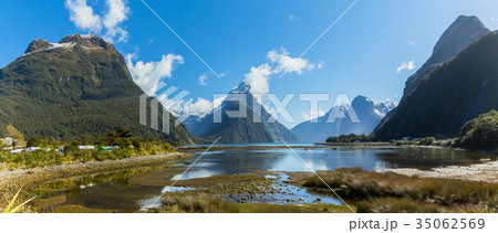 ニュージーランド　フィヨルドランド国立公園　ミルフォードサウンド　 35062569