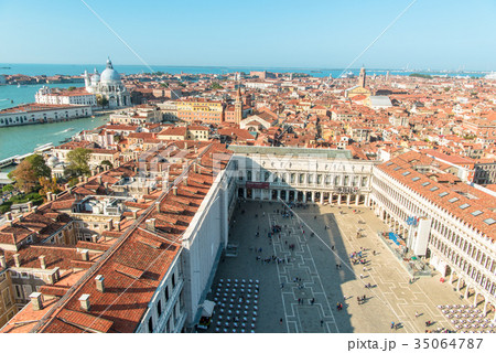 ヴェネツィア　サン・マルコ　鐘楼からの眺め 35064787
