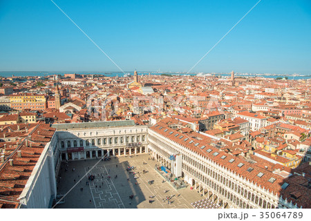 ヴェネツィア　サン・マルコ　鐘楼からの眺め 35064789