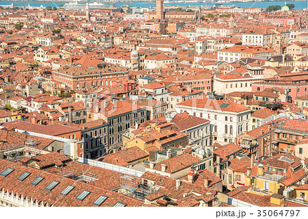ヴェネツィア　サン・マルコ　鐘楼からの眺め 35064797