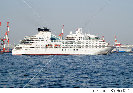横浜入港のクルーズ船 35065814