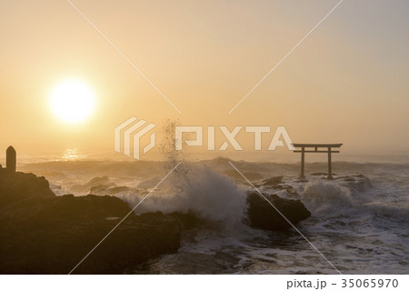 茨城県大洗町　神磯の鳥居 35065970