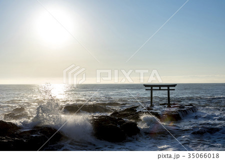茨城県大洗町　神磯の鳥居 35066018