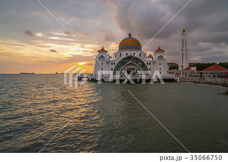 Beautiful sunset over the mosque, 35066750