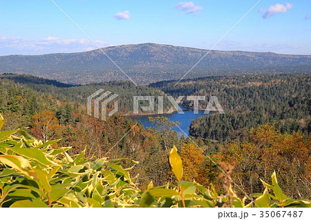 秋の双湖台から見るペンケトーとパンケトー 35067487