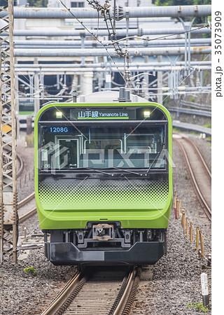 新型　山手線　E235系　西日暮里駅 35073909