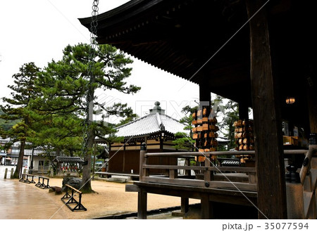 雨の知恩寺 35077594