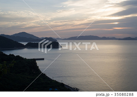瀬戸内海の夜明け 瀬戸内海の夜明け 35080288