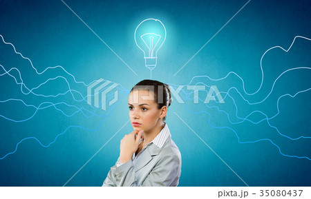 Young businesswoman has an idea Young businesswoman has an idea 35080437