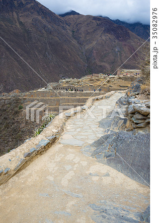 The archaeological site at Ollantaytambo 35082976