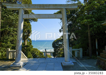 境内から海の見える大洗磯前神社　 35083283