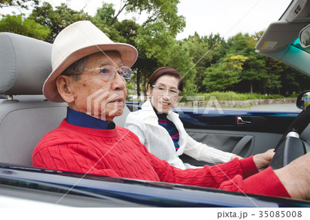 老夫婦ドライブ　富裕層 35085008