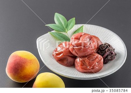 紀州みなべの南高梅　しそ漬け梅干しと青梅 35085784