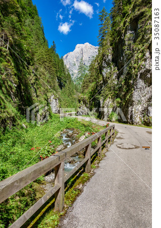 Road across Serrai di Sottoguda gorge, Marmolada 35087163