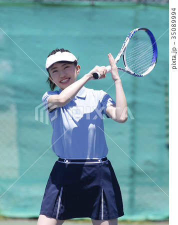 テニスをする女性 35089994