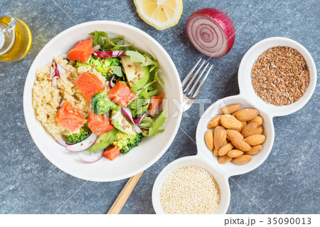 Healthy salad with broccoli, fish and quinoa 35090013