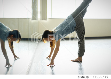 劇団　レッスン 35090745