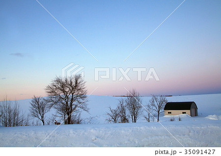マジックアワーの美瑛〜富良野の風景 マジックアワーの美瑛〜富良野の風景 35091427