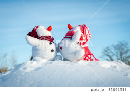 Couple of snowmen 35091551