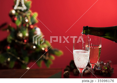 シャンパン　クリスマスイメージ 35096176