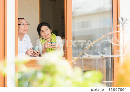 シニア　夫婦 35097064