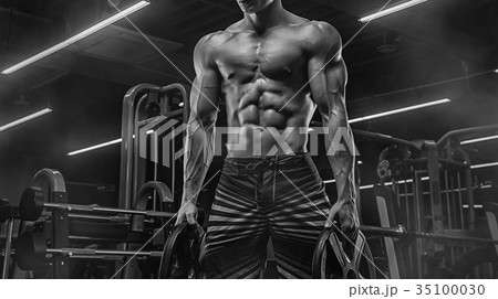 men pumping up muscles workout bodybuildi men pumping up muscles workout bodybuildi 35100030