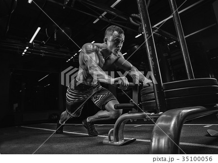 men pumping up muscles workout bodybuildi men pumping up muscles workout bodybuildi 35100056