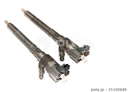 New injector for the diesel engine New injector for the diesel engine 35100686