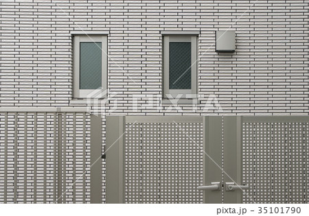 住宅　1階外壁　設備 35101790