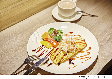 omelet rice and milk tea omelet rice and milk tea 35103125