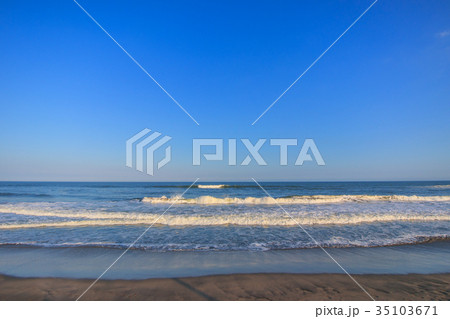 夕日の当たる九十九里海岸 夕日の当たる九十九里海岸 35103671