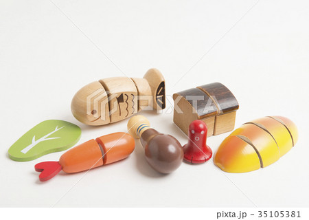 木製のおままごとセット 35105381