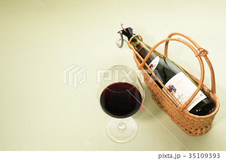 赤ワイン　ブルゴーニュ 35109393