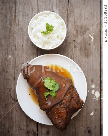 Braised pork with cooked rice Chinese food 35109533