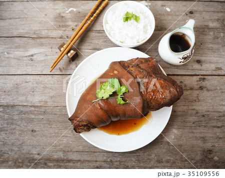 Braised pork with cooked rice Chinese food 35109556