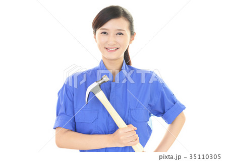 笑顔の女性労働者 笑顔の女性労働者 35110305