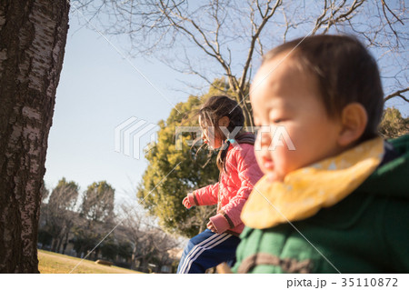 1 year old & 6 years old 1 year old & 6 years old 35110872