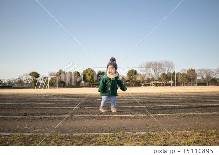 1 year old 1 year old 35110895