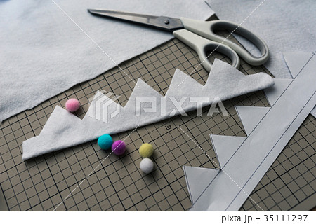 王冠作り 王冠作り 35111297