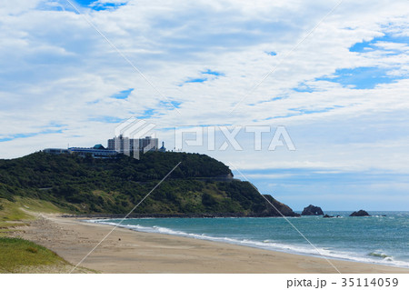 伊良湖岬　恋路ヶ浜と日出の石門 35114059